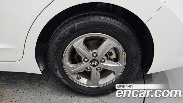 Hyundai AVANTE 2016 — photo 7