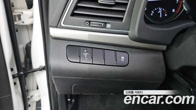 Hyundai AVANTE 2016 — photo 27