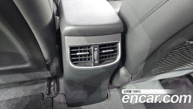 Hyundai AVANTE 2016 — photo 32
