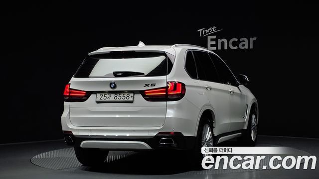 BMW X5 2017 — photo 2