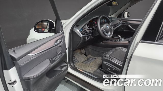 BMW X5 2017 — photo 10