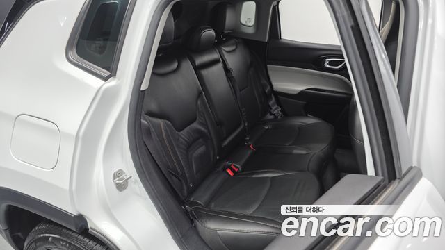 Jeep Compass 2022 — photo 17