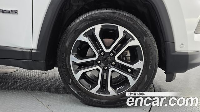 Jeep Compass 2022 — photo 7