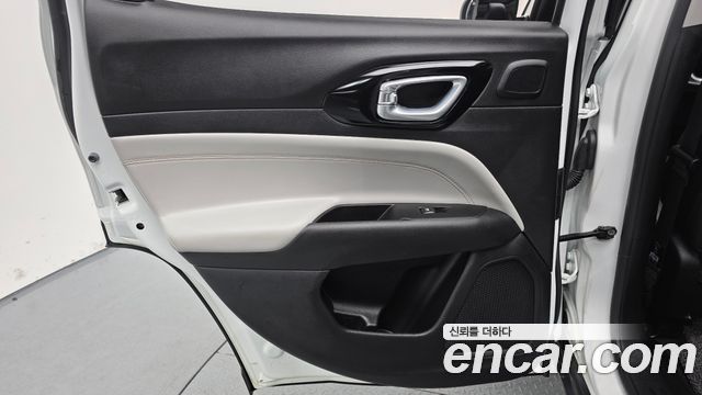 Jeep Compass 2022 — photo 15