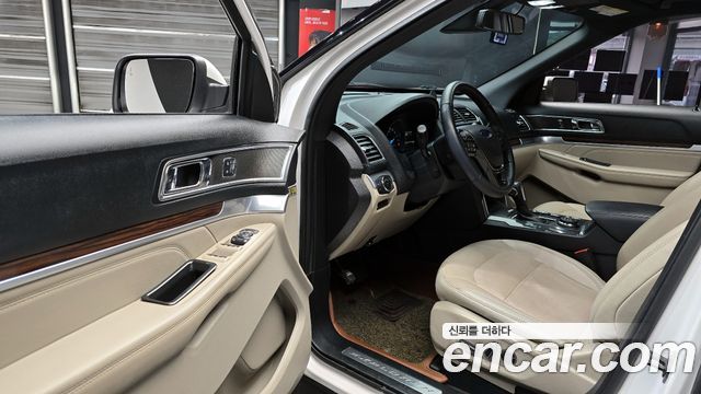 Ford Explorer 2018 — photo 13