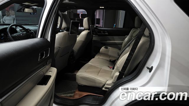 Ford Explorer 2018 — photo 18