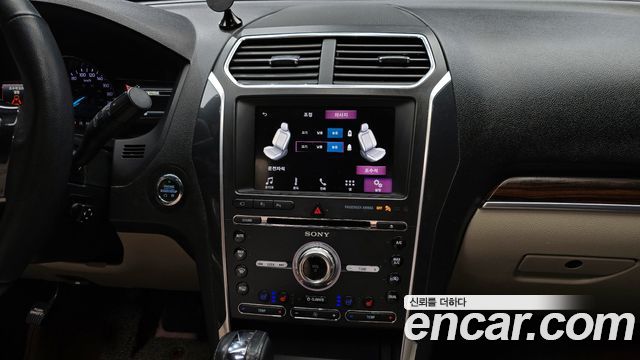 Ford Explorer 2018 — photo 20