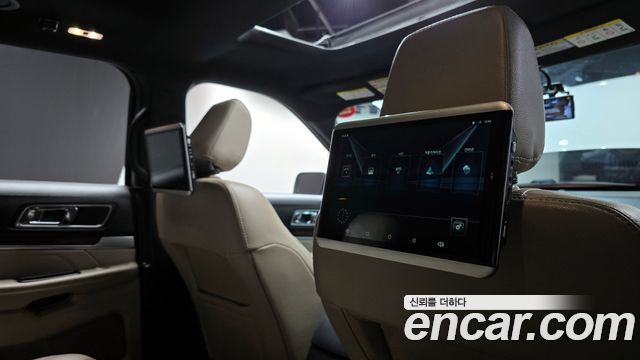 Ford Explorer 2018 — photo 24