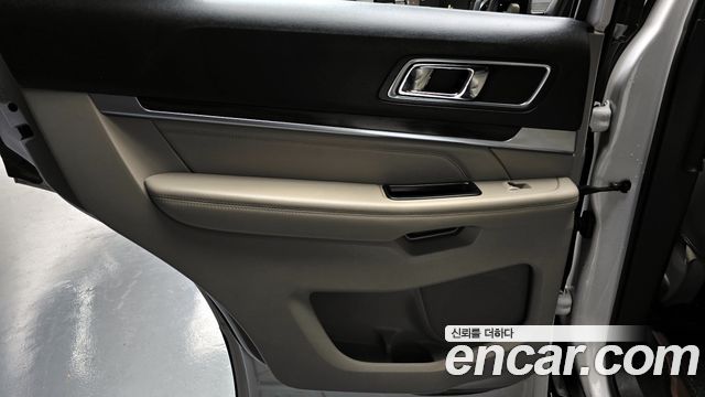 Ford Explorer 2018 — photo 15