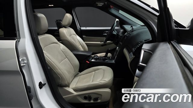 Ford Explorer 2018 — photo 16