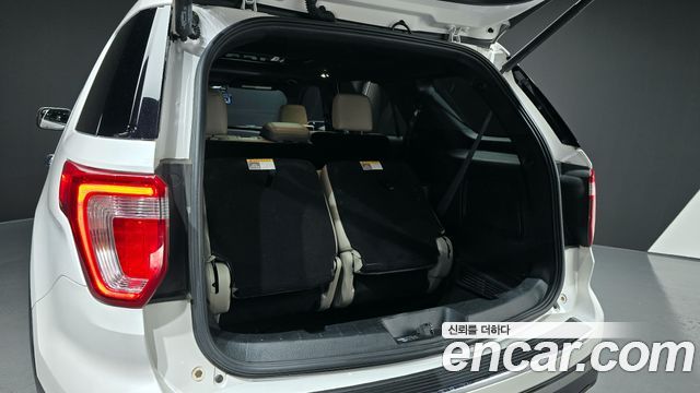 Ford Explorer 2018 — photo 28