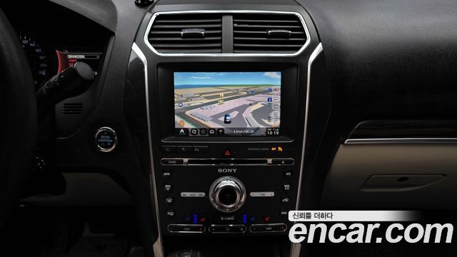 Ford Explorer 2018 — photo 29