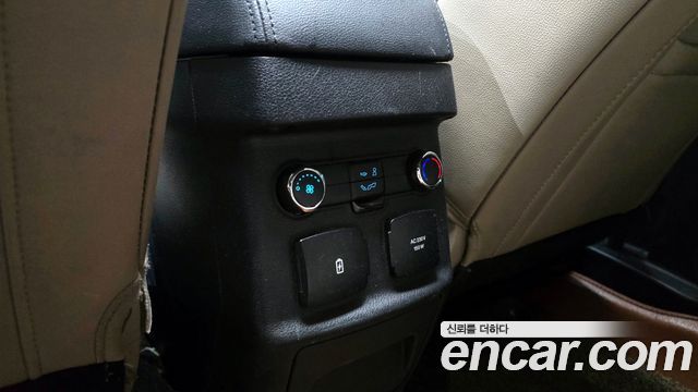 Ford Explorer 2018 — photo 31
