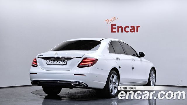 Mercedes-Benz E-Class 2017 — photo 2