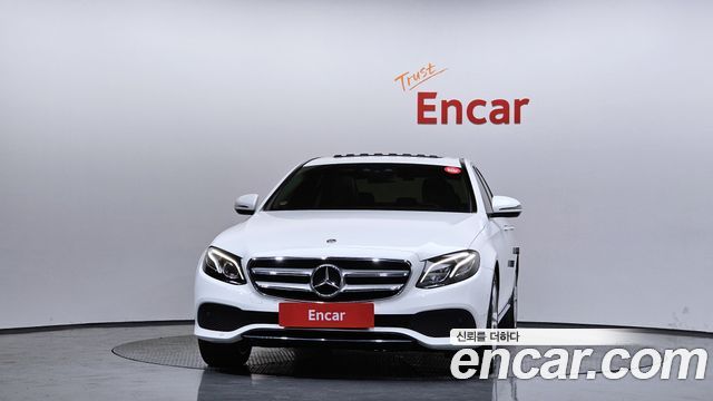 Mercedes-Benz E-Class 2017 — photo 3