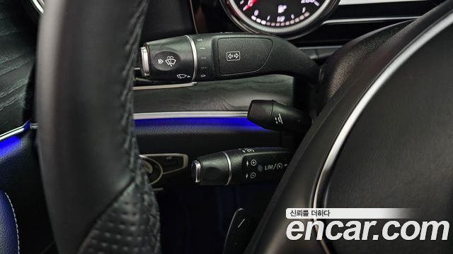 Mercedes-Benz E-Class 2017 — photo 19