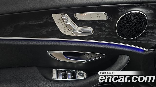 Mercedes-Benz E-Class 2017 — photo 29