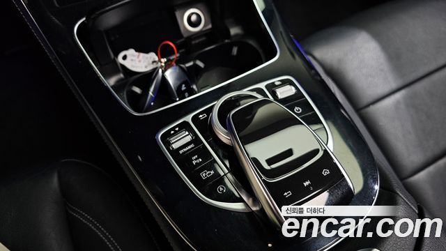 Mercedes-Benz E-Class 2017 — photo 30