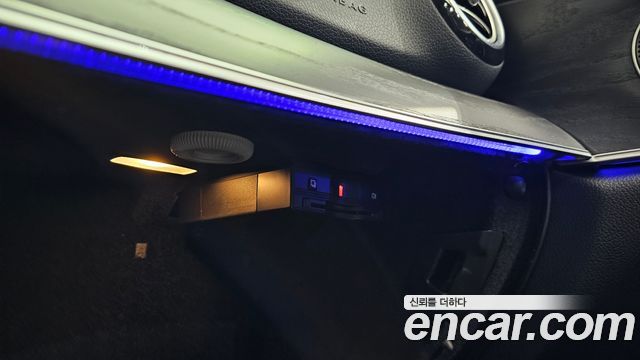 Mercedes-Benz E-Class 2017 — photo 31