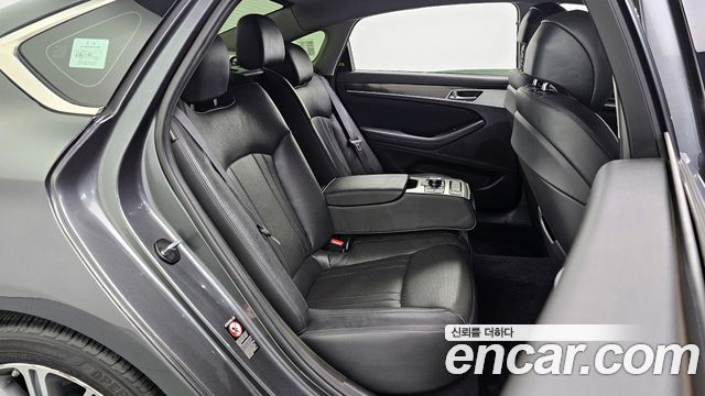 Genesis G80 2017 — photo 17