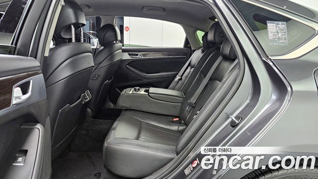 Genesis G80 2017 — photo 18