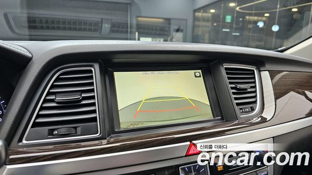 Genesis G80 2017 — photo 21
