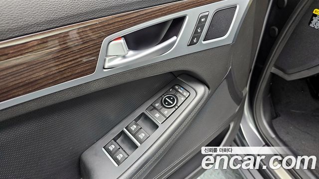 Genesis G80 2017 — photo 23