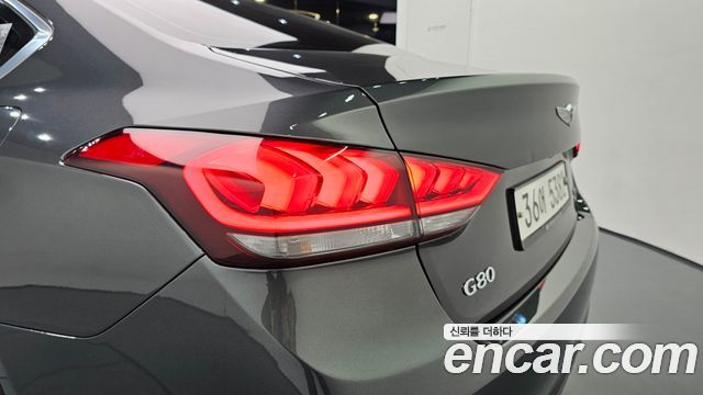 Genesis G80 2017 — photo 9