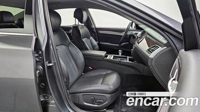 Genesis G80 2017 — photo 16