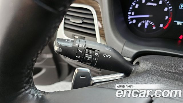 Genesis G80 2017 — photo 27