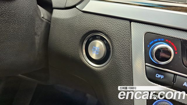 Genesis G80 2017 — photo 28