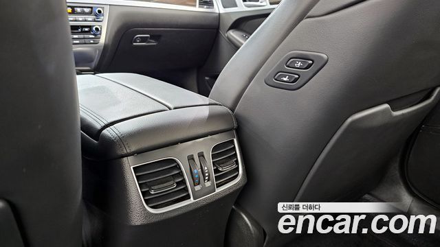 Genesis G80 2017 — photo 29