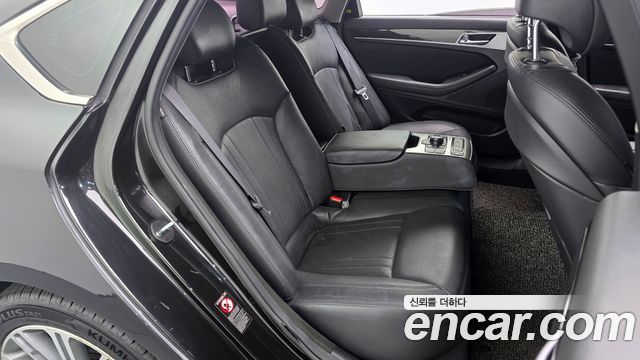 Genesis G80 2018 — photo 18