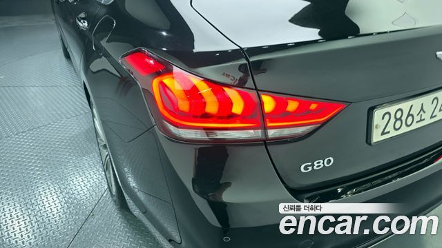 Genesis G80 2018 — photo 9