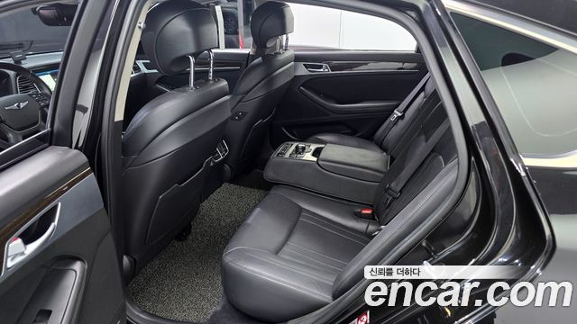 Genesis G80 2018 — photo 16