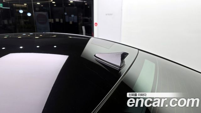 Genesis G80 2018 — photo 30