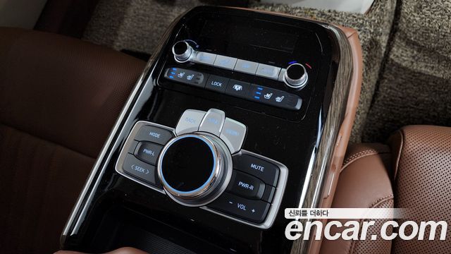 Genesis G90 2021 — photo 18