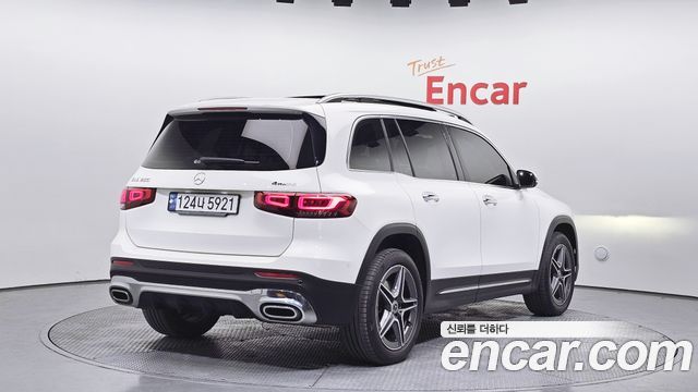 Mercedes-Benz GLB-Class 2021 — photo 2