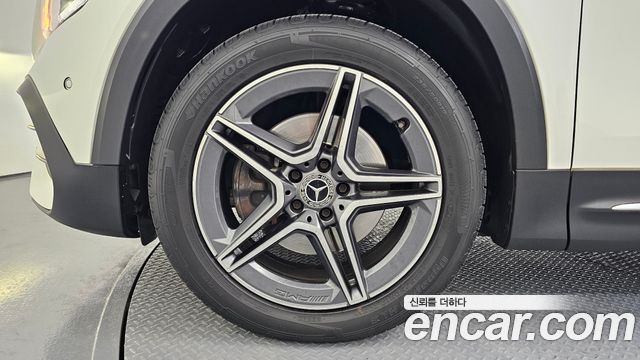 Mercedes-Benz GLB-Class 2021 — photo 5