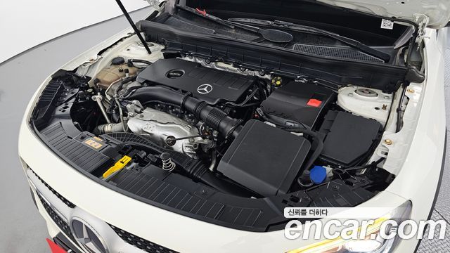 Mercedes-Benz GLB-Class 2021 — photo 6