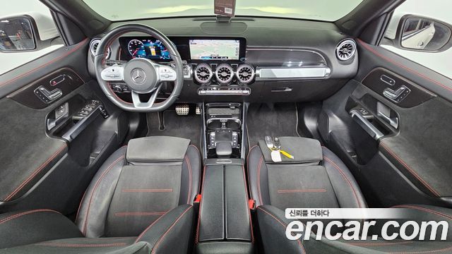 Mercedes-Benz GLB-Class 2021 — photo 7