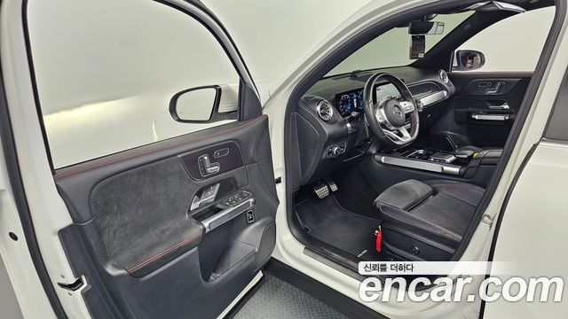 Mercedes-Benz GLB-Class 2021 — photo 10