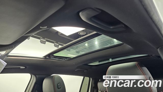 Mercedes-Benz GLB-Class 2021 — photo 16