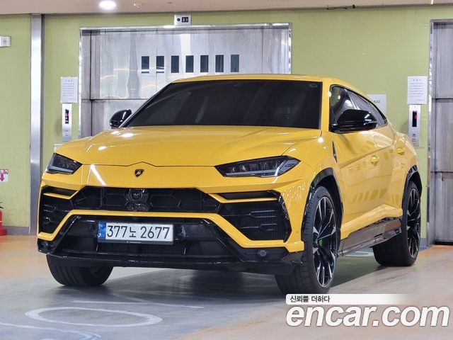 Lamborghini Urus 2022 — photo 1