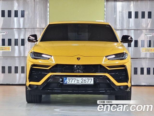 Lamborghini Urus 2022 — photo 2