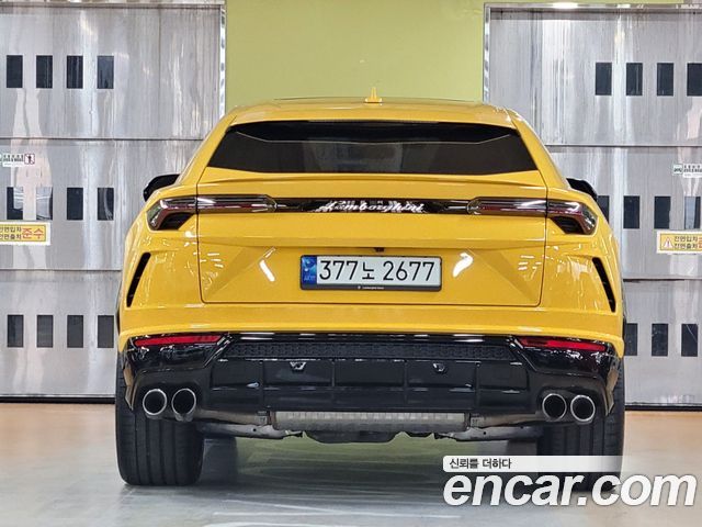 Lamborghini Urus 2022 — photo 4