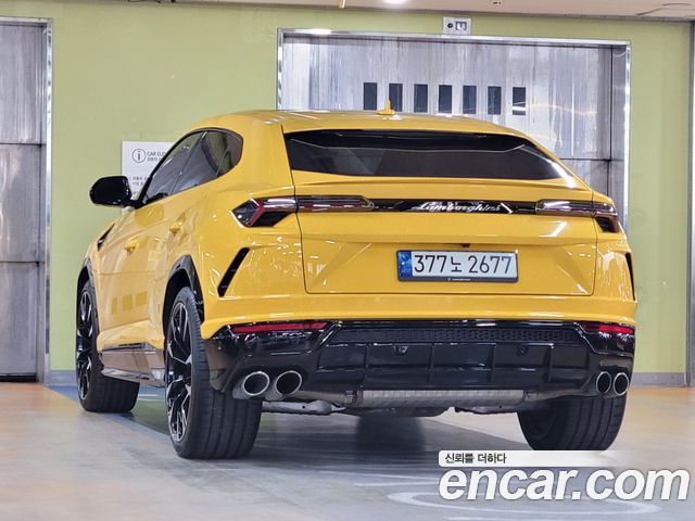 Lamborghini Urus 2022 — photo 5