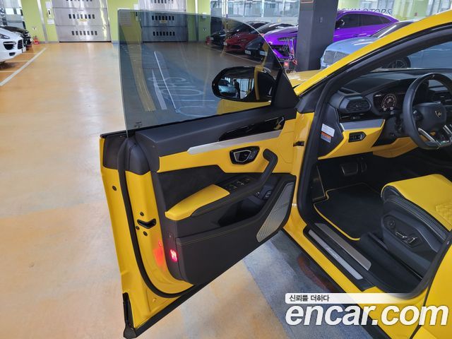 Lamborghini Urus 2022 — photo 9