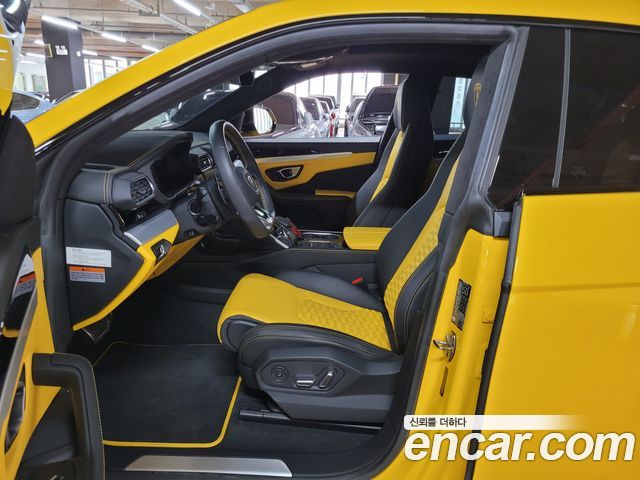 Lamborghini Urus 2022 — photo 10