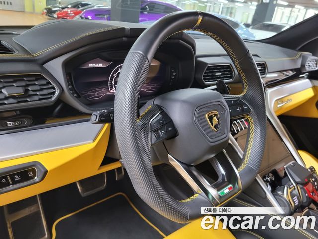 Lamborghini Urus 2022 — photo 12